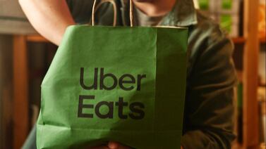 Ante menos mano de obra y envejecimiento en Japón, Uber Eats lanza repartos con robots en Tokio