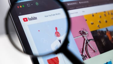 Creadores de contenido dejan YouTube y se mueven hacia redes sociales sin monetización, ¿por qué?