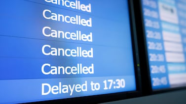 Cierre de gobierno en EE. UU. desata caos aéreo y amenaza vuelos, logística y economía de Costa Rica; vea cómo