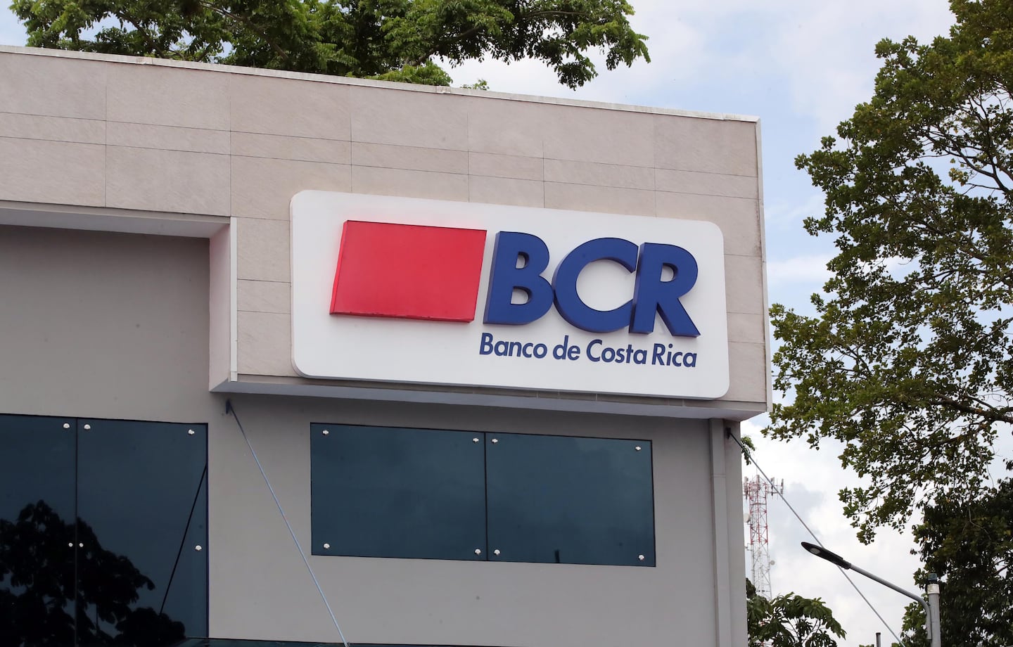 Empleo público: Banco de Costa Rica abrió nuevas plazas con salarios de hasta ¢2 millones