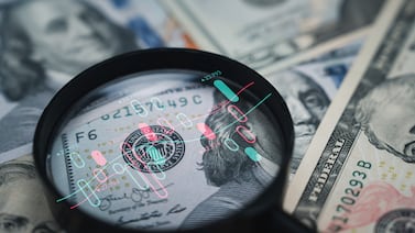 Dólar rompe otro récord a la baja y cierra en ¢453,48 este viernes en Costa Rica