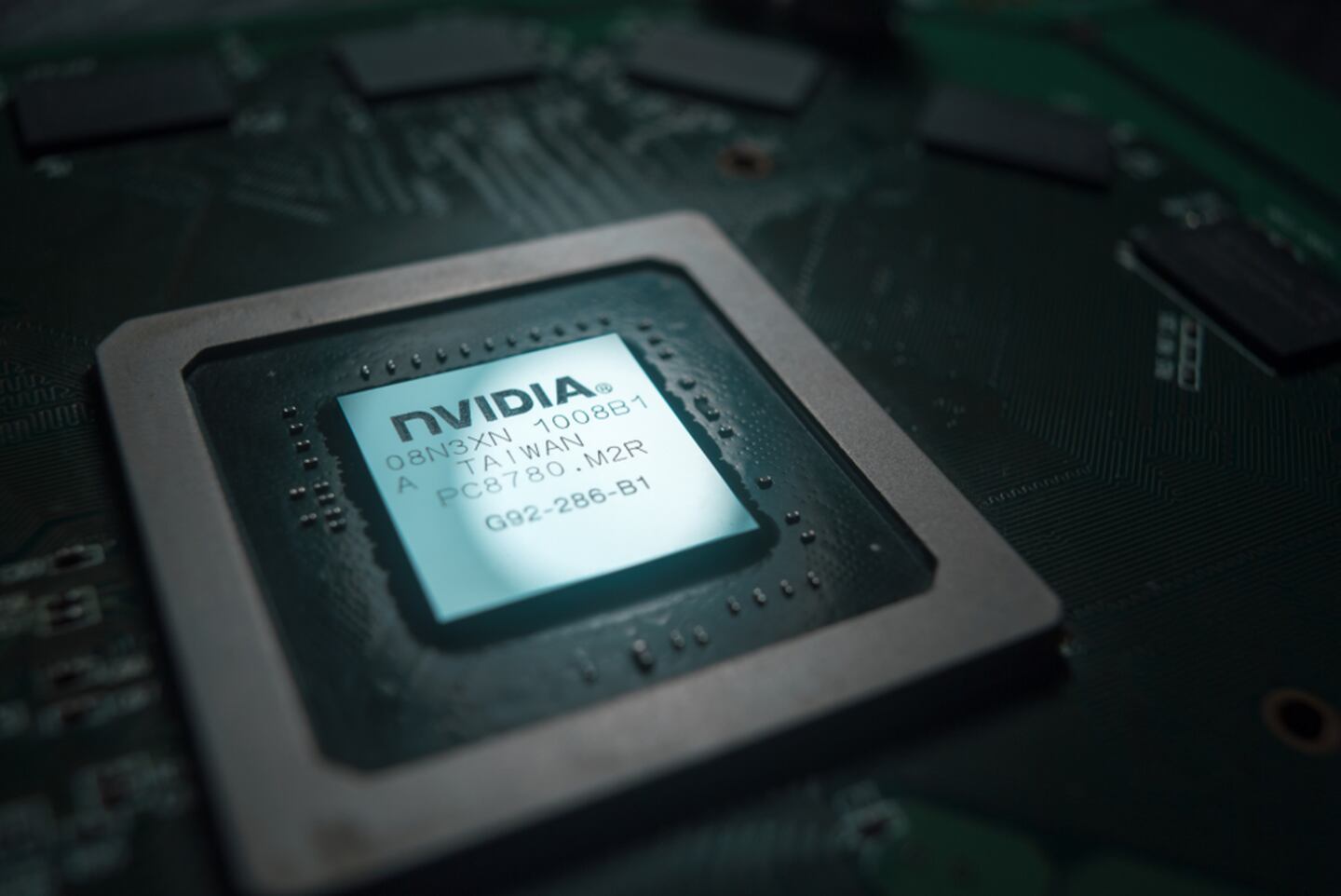 La inteligencia artificial presiona la demanda de chips avanzados y ...