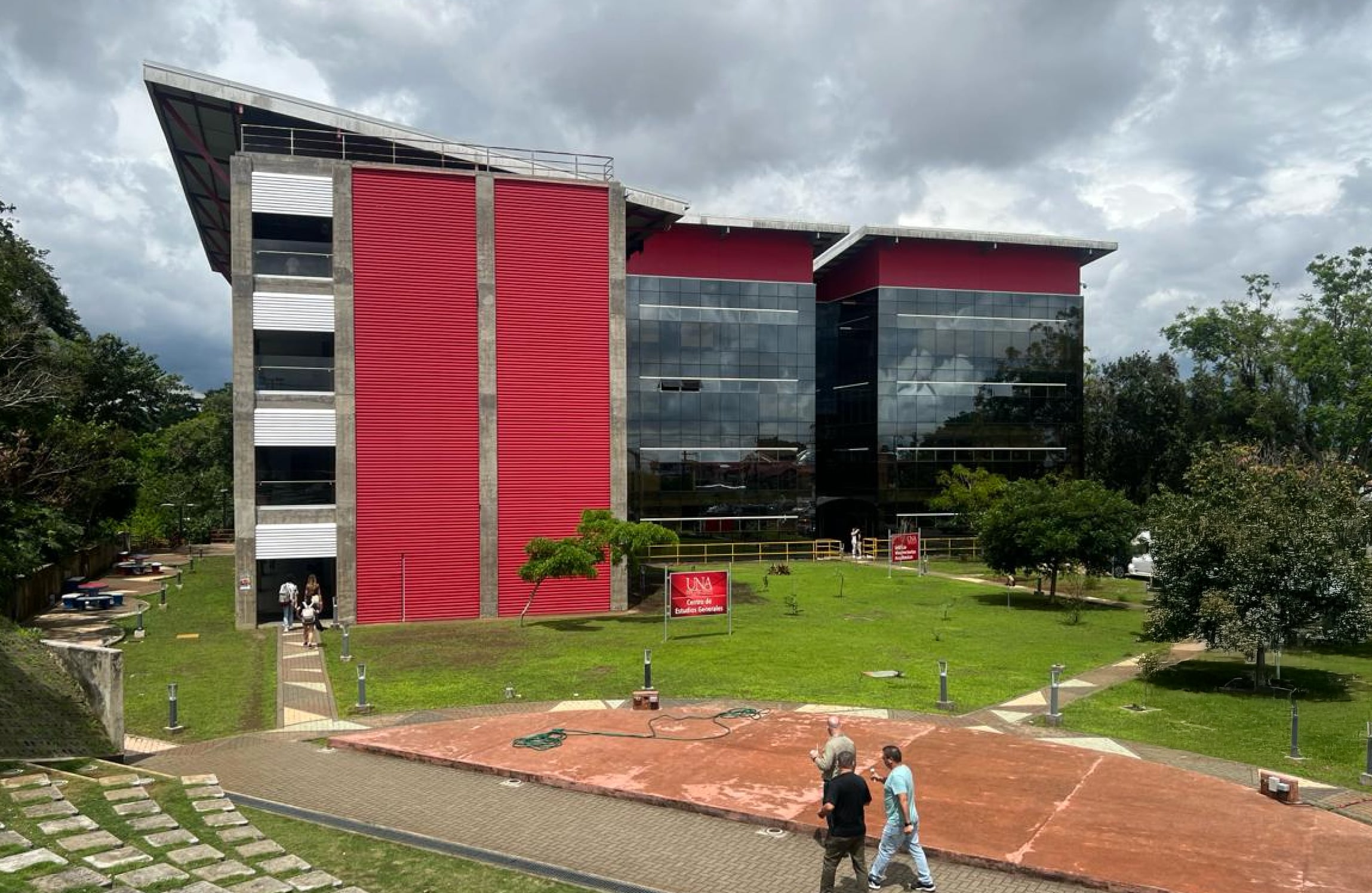 UNA Universidad Nacional Fachada Campus Heredia