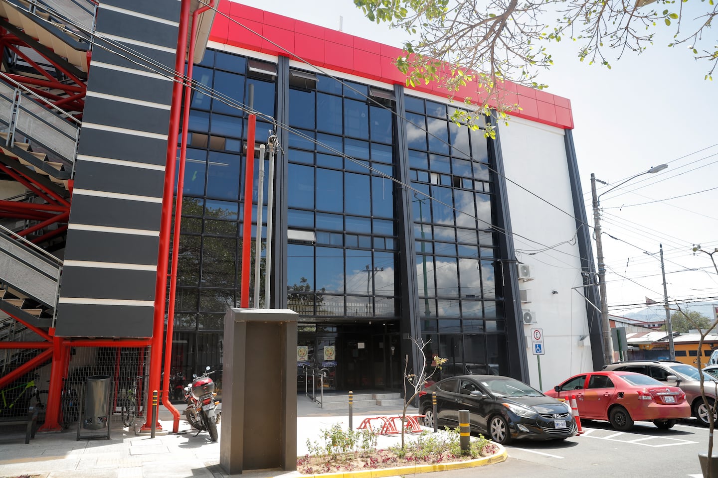 Municipalidad de Curridabat lanza vacantes con salarios de hasta ¢1,1 millones: vea requisitos y cómo postularse