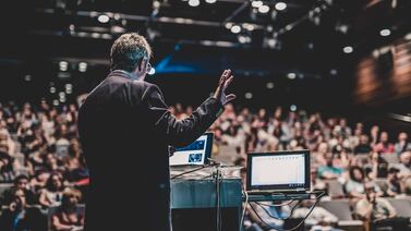 Centros de convenciones inteligentes: del negocio de metros cuadrados al negocio de la ciberfísica