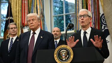 ¿Cuál es el nuevo arancel de Trump? Presidente anunció impuesto del 100% mientras que Apple hace millonarias inversiones