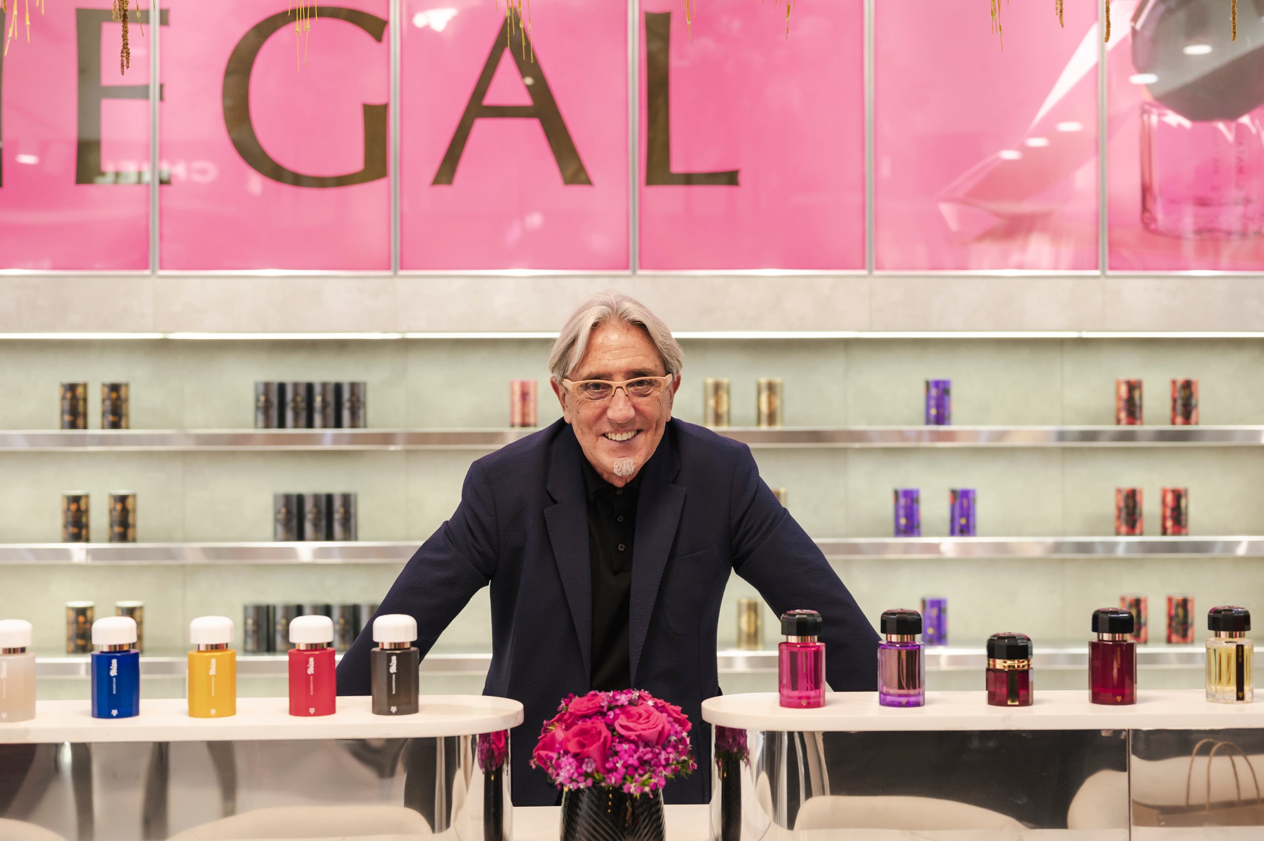 Perfumes Ramón Monegal.