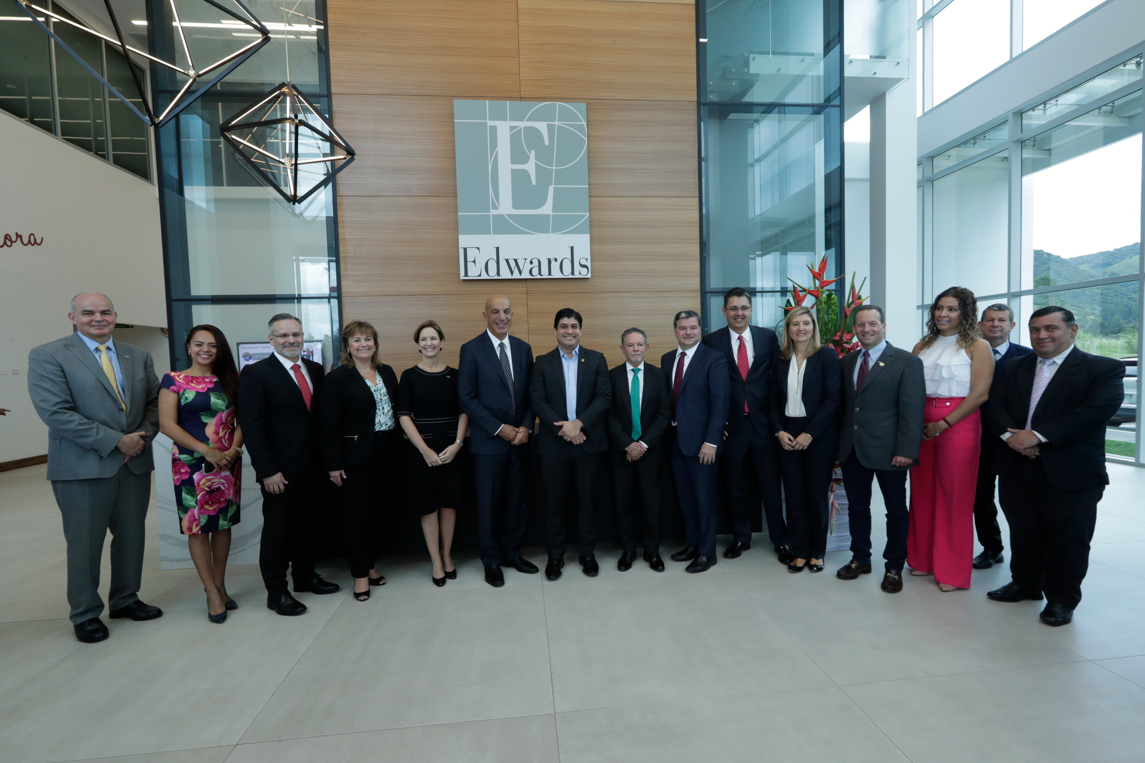 10/10/2019, Cartago, Zona Franca La Lima, inauguración de la nueva planta  de la empresa  Edwards Lifesciences por parte del Presidente de la República Carlos Alvarado y el director ejecutivo de la empresa Mike Mussallem. Fotografía José Cordero