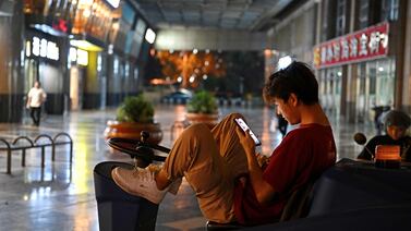 Jóvenes chinos, hartos del estrés laboral, dejan las grandes ciudades para buscar un nuevo modo de vida