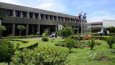 Editorial: El nuevo presidente de Costa Rica ya no podrá vivir de la inercia