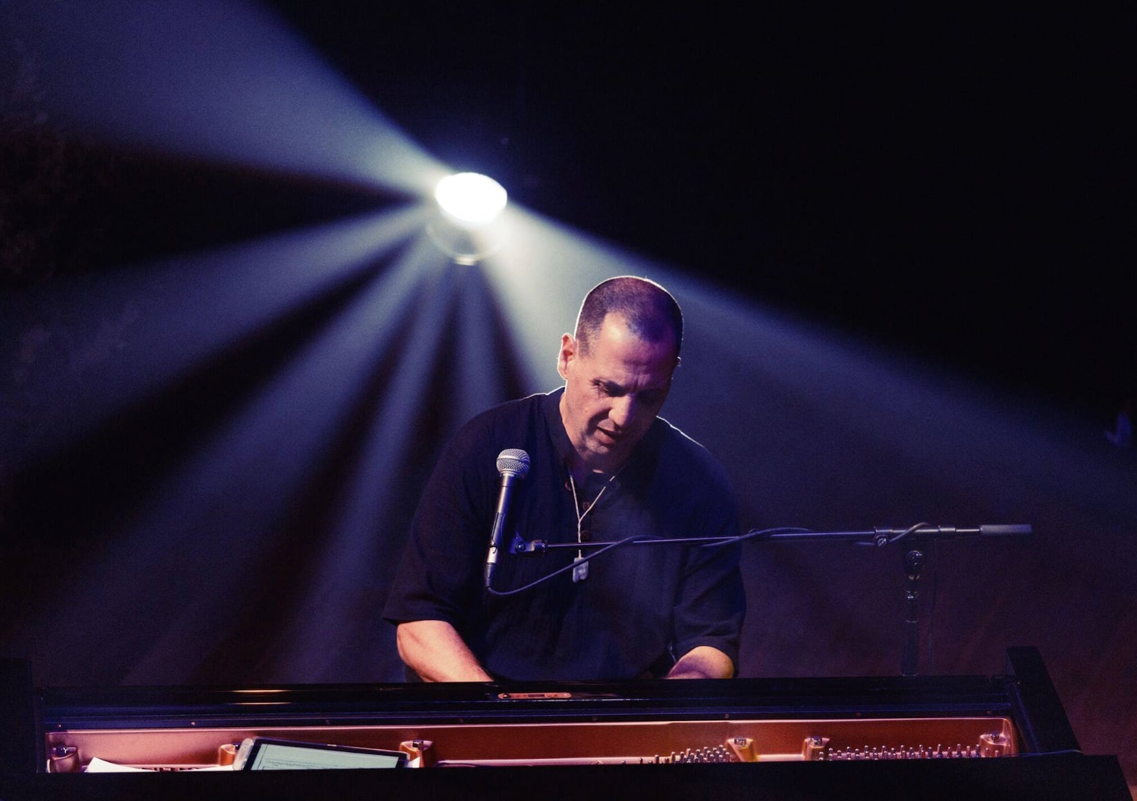 El pianista Alon Yavnai, que fusiona el jazz con la música clásica y los sonidos del Medio Oriente, será parte del 506 Jazz Fest 2025.