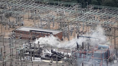 Aeropuerto de Heathrow retoma operaciones tras cierre por incendio en central eléctrica