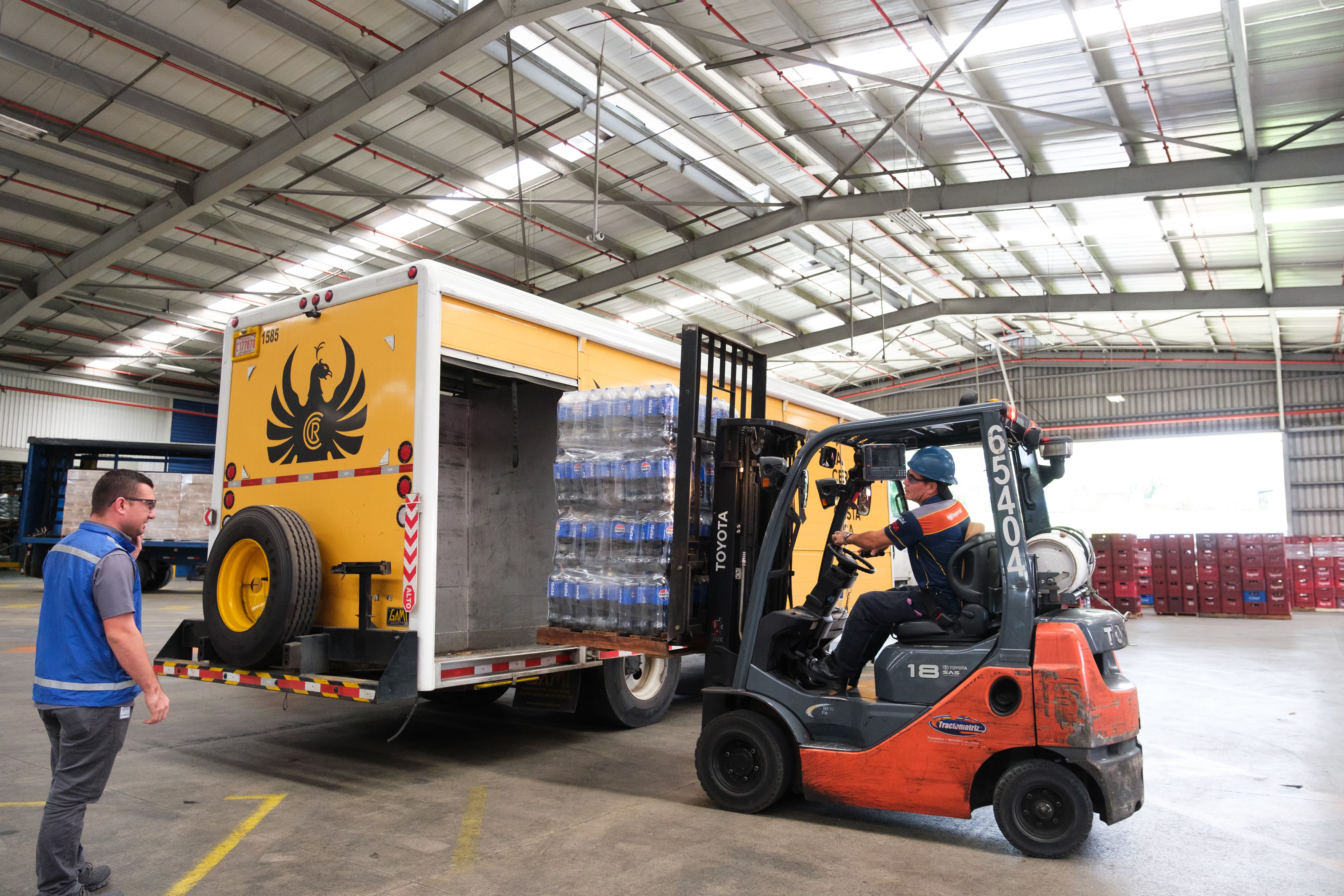 Imágenes del 2024 de Fifco, planta productora, almacén y cervezas.