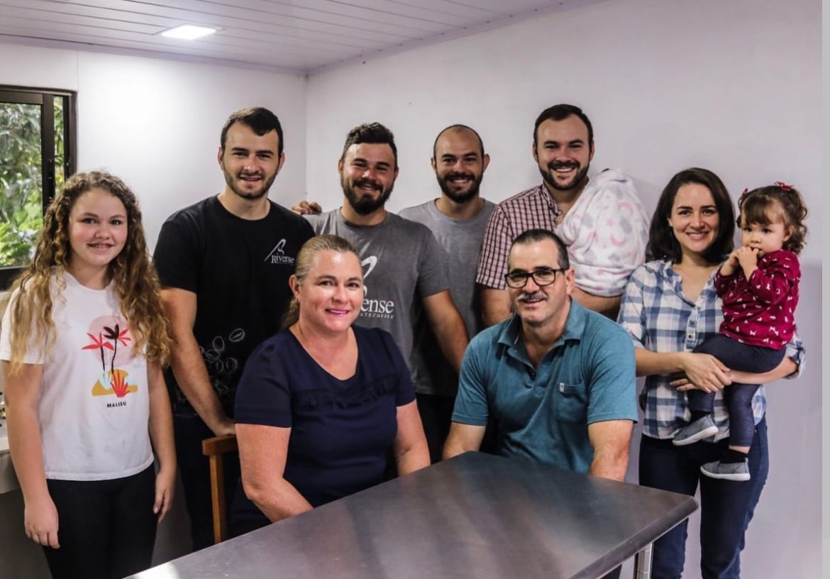 La Familia Ureña Rojas, propietaria de Café Rivense del Chirripó, exporta a Emiratos Árabes Unidos desde 2021.