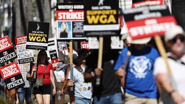 Actores de Hollywood van a una huelga que puede paralizar el cine y la TV de EE.UU.