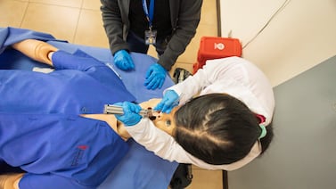 La formación en ciencias de la salud y de la vida evoluciona: consultamos a expertos de UCIMED sobre los cambios que están transformando estas carreras