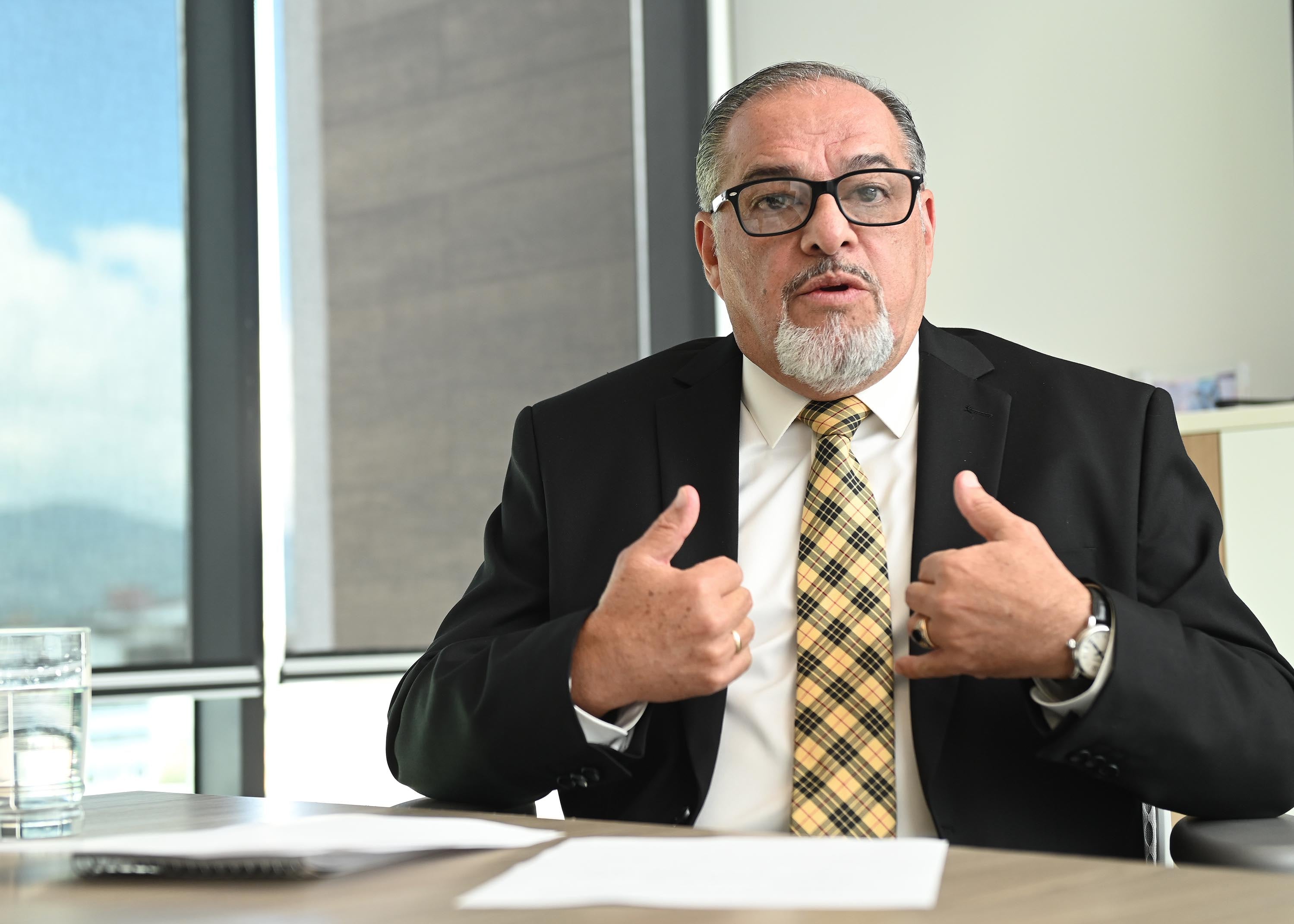 02 de junio del 2025. Superintendencia de Pensiones. San José. 10:00 hrs. Entrevista al superintendente de pensiones Hermes Alvarado para la sección de economía de La Nación. En la foto: Hermes Alvarado habló sobre la situación actual de los regímenes de pensiones y su impacto a futuro sobre la poblacieon. También explicó cual será su posición desde la superintendencia. Foto: Albert Marín .