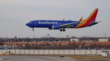 Aterrizaje de emergencia: Boeing de Southwest Airlines se le desprendió el capó del motor
