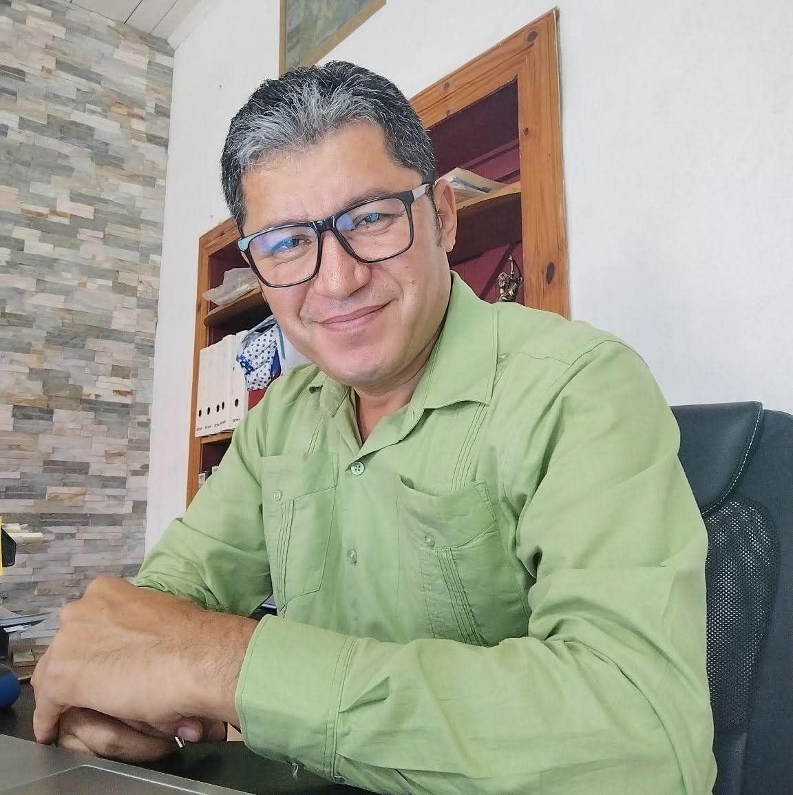 Es un abogado, notario público y político costarricense, actualmente electo como diputado por la provincia de Guanacaste para el periodo 2026-2030.