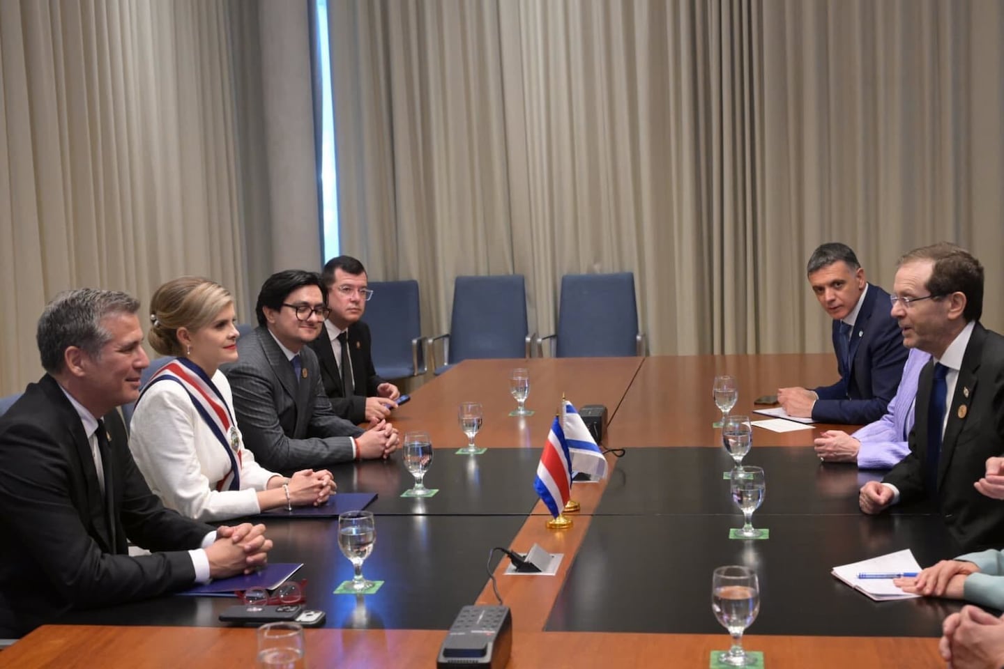 Si Laura Fernández mueve la embajada a Jerusalén, Rebeca Grynspan arriesga votos en la ONU