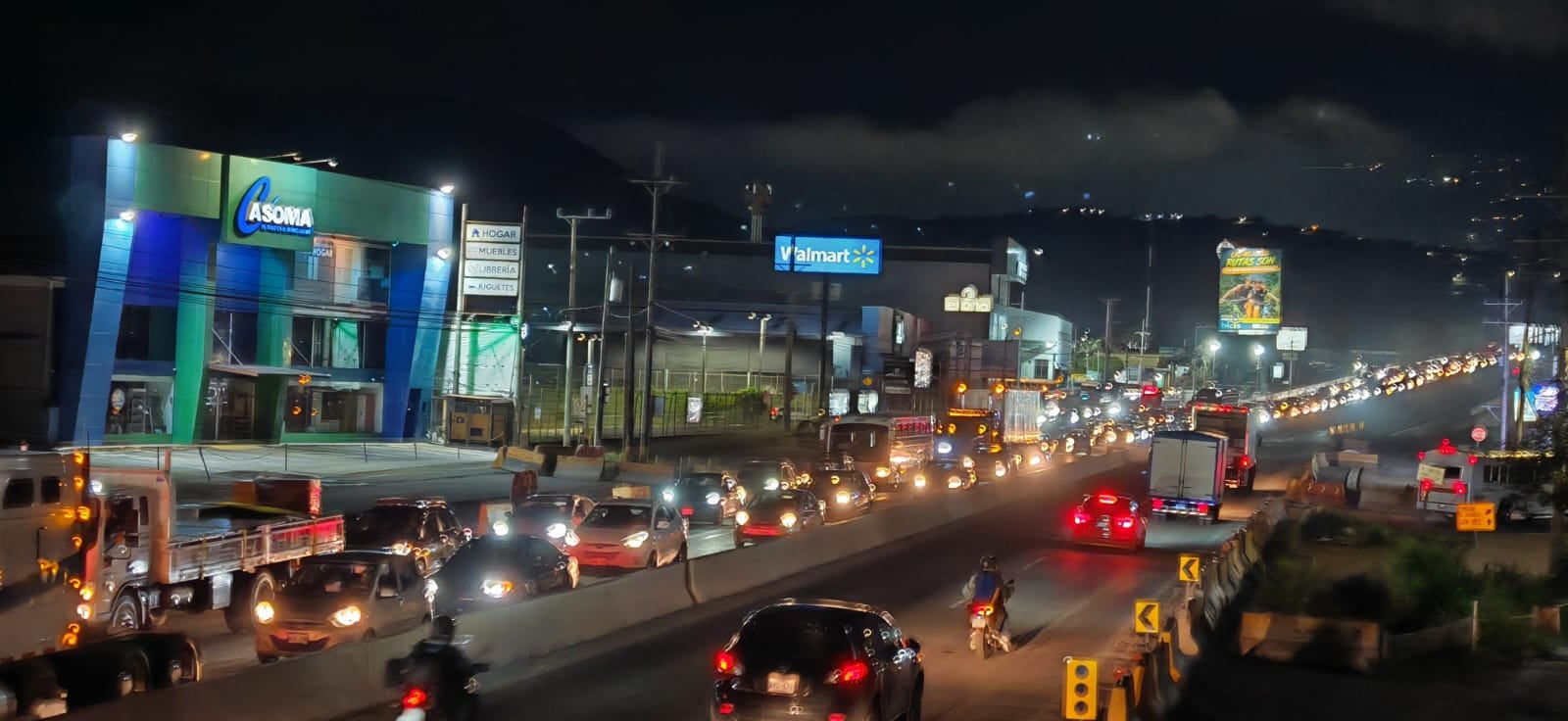 Conductores reportan congestión vial para entrar a Cartago.