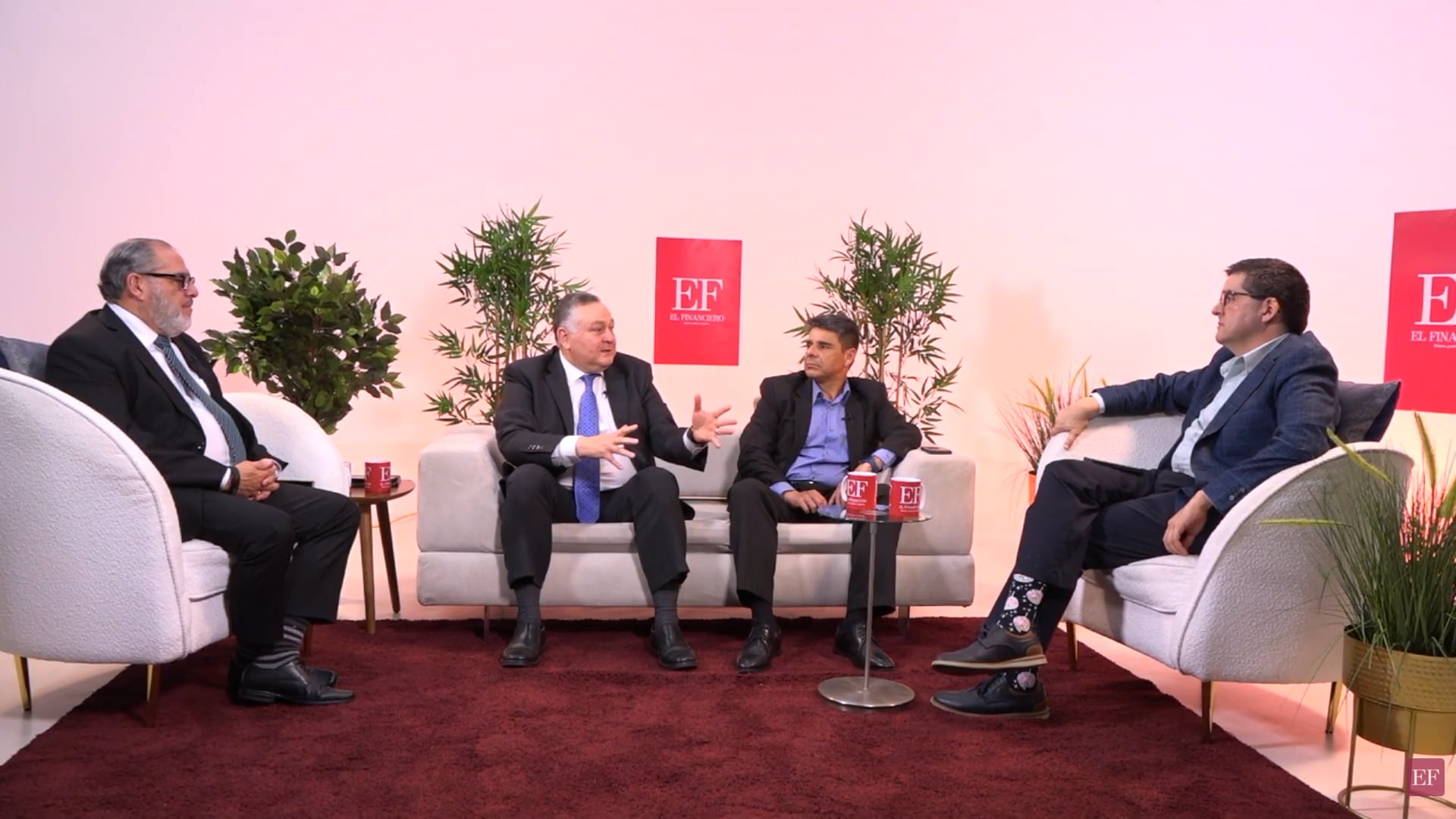 De izquierda a derecha: Hermes Alvarado, superintendente general de pensiones (Supén), Héctor Maggi, gerente general de la operadora de pensiones (OPC) de la Caja Costarricense de Seguro Social (CCSS), Marco Vargas, gerente general de la OPC BN Vital, y Sergio Morales, moderador y jefe de redacción de El Financiero.