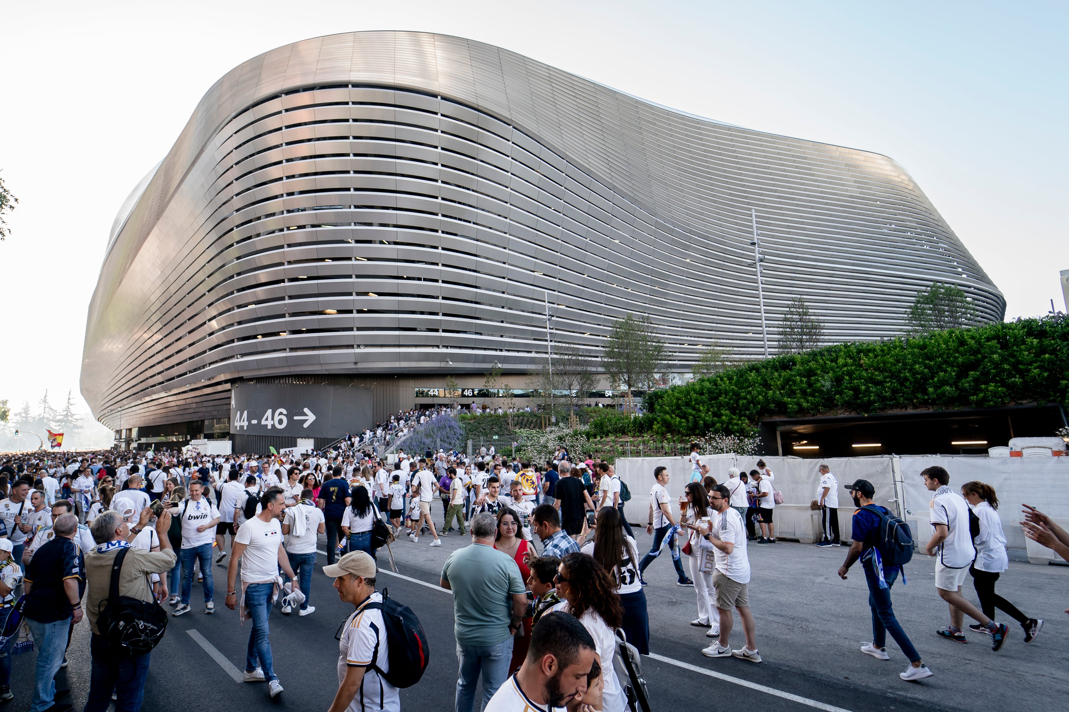 El Real Madrid recupera el liderazgo como la marca de fútbol más valiosa del mundo en 2024, superando al Manchester City y FC Barcelona, según Brand Finance.