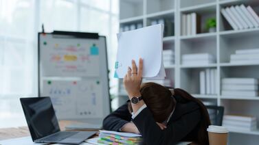 ¿Sufre de ‘burnout’ o desgaste laboral? Aprenda qué es, cómo identificarlo y anote estas estrategias de prevención