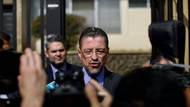 Grabaciones de cuatro meses, frases polémicas y una demanda penal: así fue como audios captados por una exministra expusieron a Rodrigo Chaves