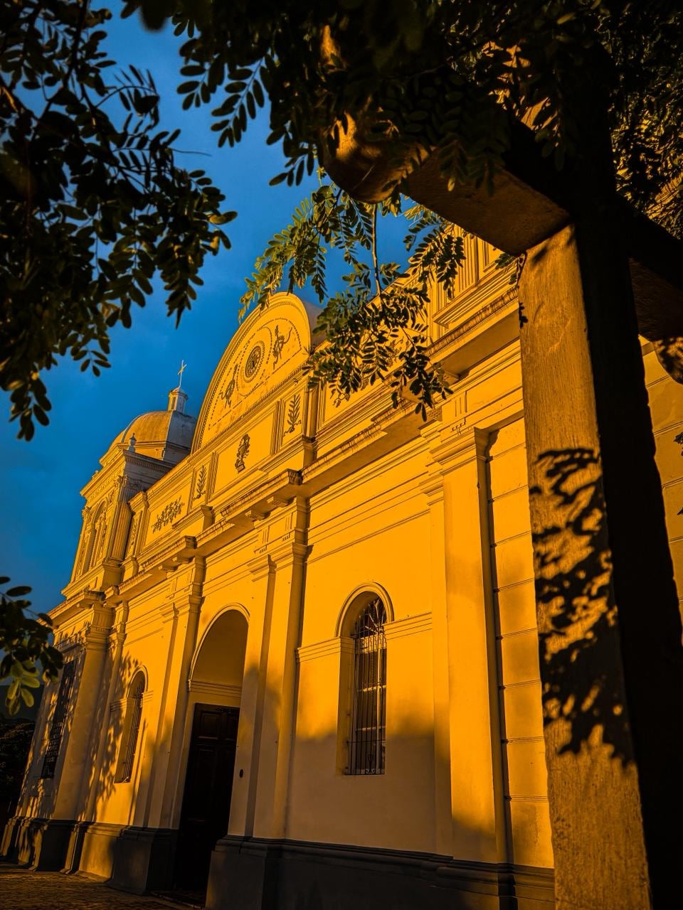 La ruta analizada conecta el norte residencial con la principal salida hacia San José, evidenciando la alta demanda vial de la zona.