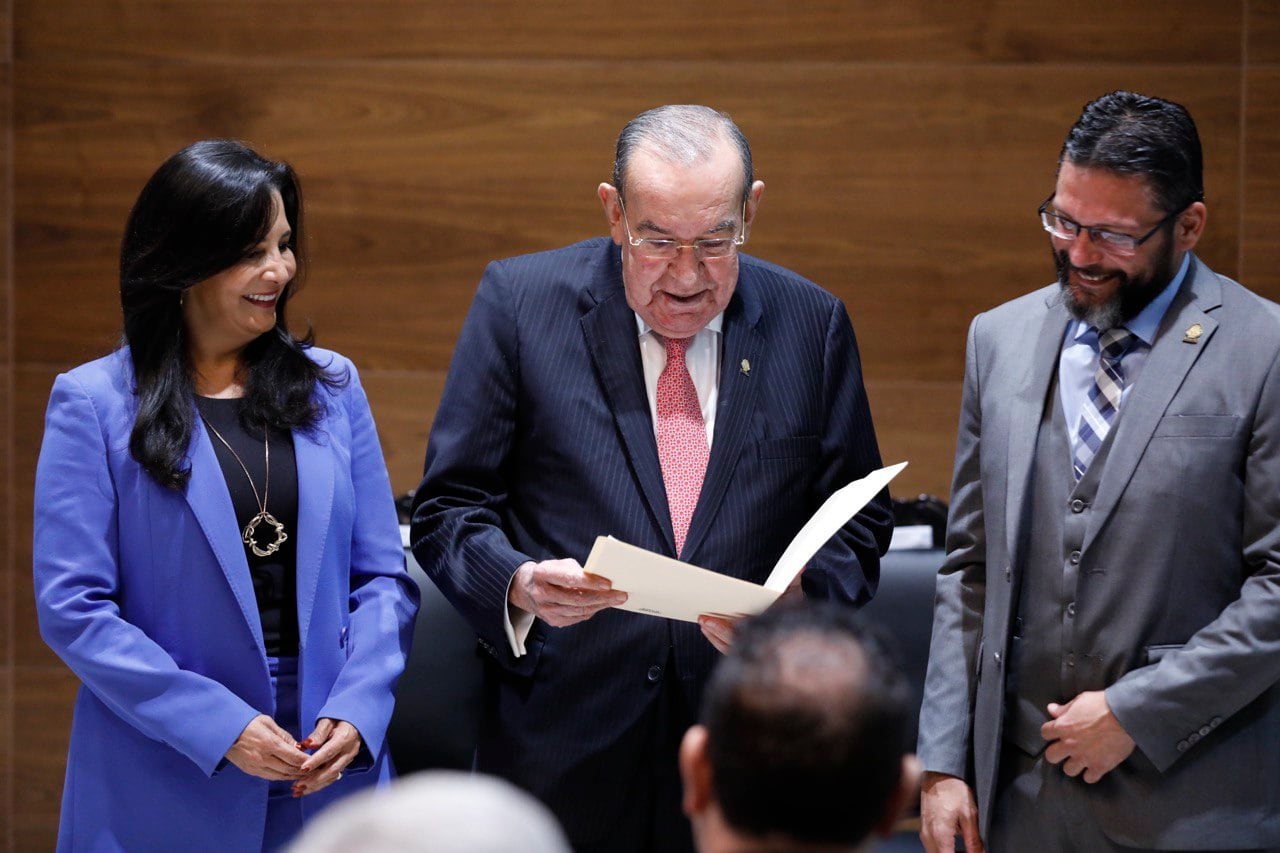 Hacendarios y Asamblea reciben Presupuesto Nacional 2026