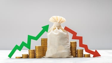 La economía crece 5% pero la recaudación de impuestos cae 5%. ¿Cómo es posible?