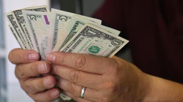 ¿Desde cuándo no se ve un dólar tan bajo? Llegó una alerta y revisamos los datos