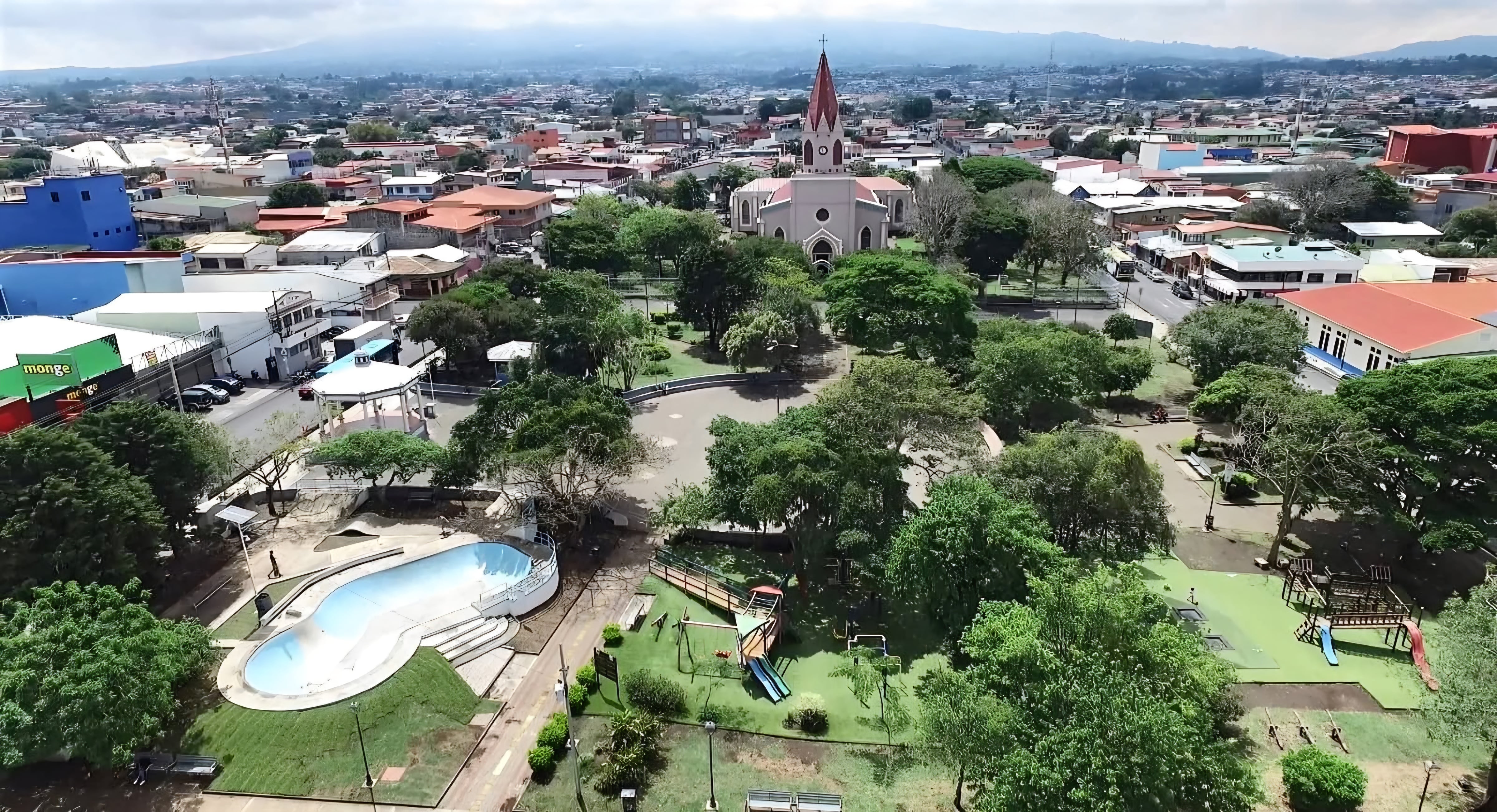 Vista urbana del centro de Moravua durante el día.