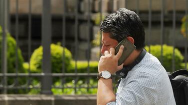 ¿Cuánto variaron los precios de servicios de telefonía móvil en los últimos 37 meses?
