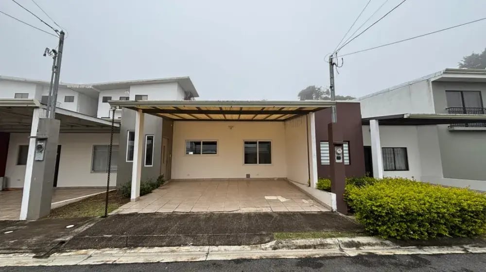 Casa en el condominio Villa Real, en San Nicolás, con un precio con descuento de $120.852