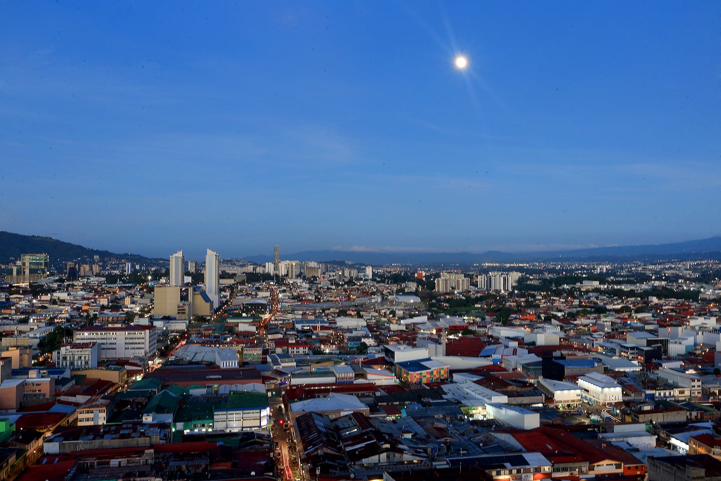 ¿Sigue siendo San José un cantón competitivo en Costa Rica? Así destaca lo económico pero sufre en seguridad