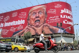 EE. UU. intensifica la presión sobre Irán con un plan de asfixia económica y amenazas a aliados de Teherán