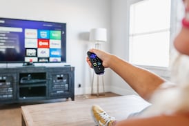 Fox Corporation compra Roku por $22.000 millones para liderar el streaming gratuito