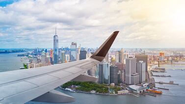 Importante aerolínea que conecta a Costa Rica con Estados Unidos empezará a cobrar por el equipaje; vea los precios por maleta