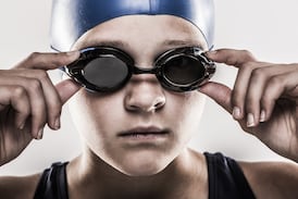 Nadar, correr o caminar: ¿cuál conviene más?