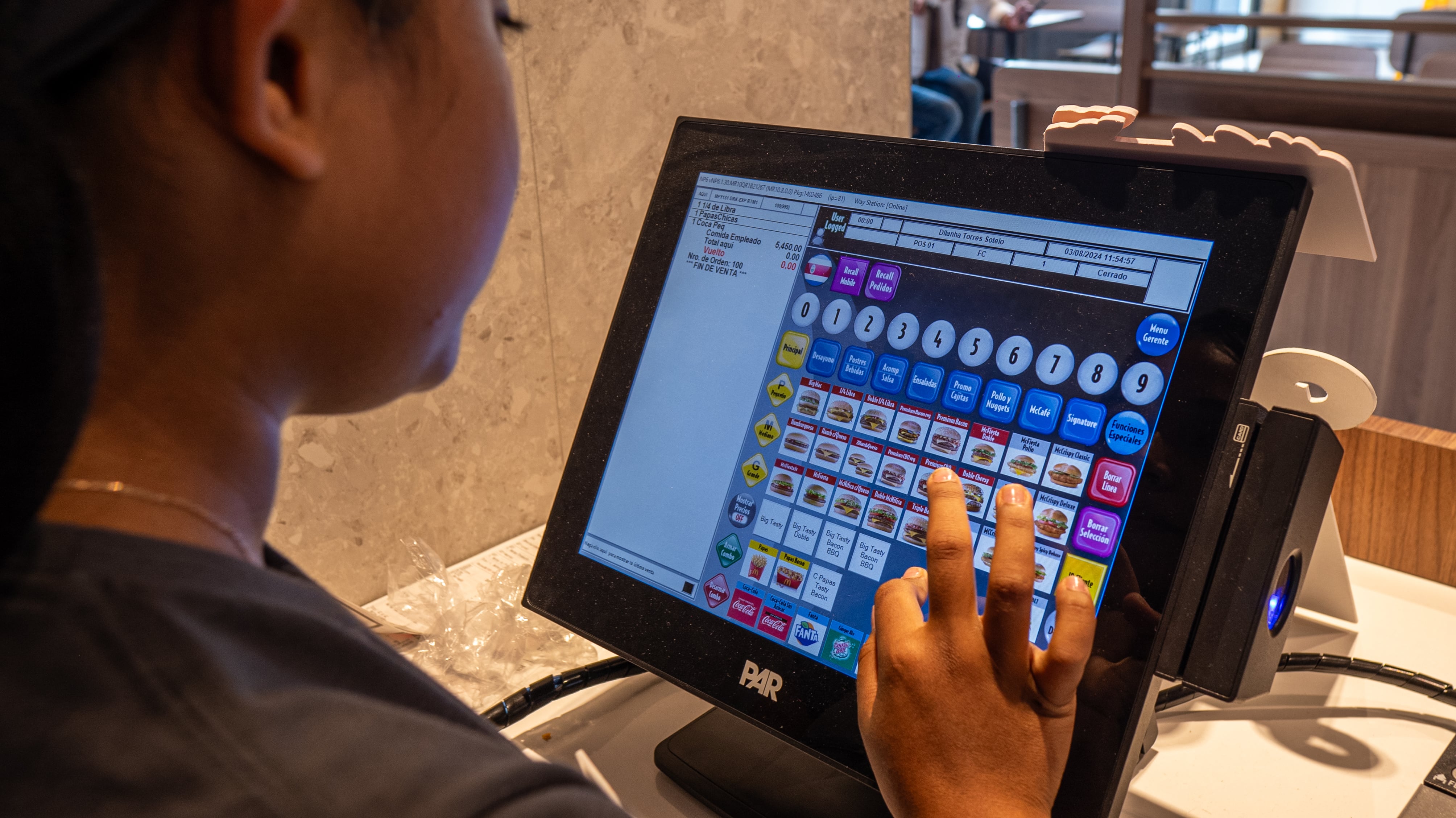 McDonald’s busca personal temporal para Navidad. Feria será del 3 al 13 de noviembre en todo el país y se puede aplicar en línea.