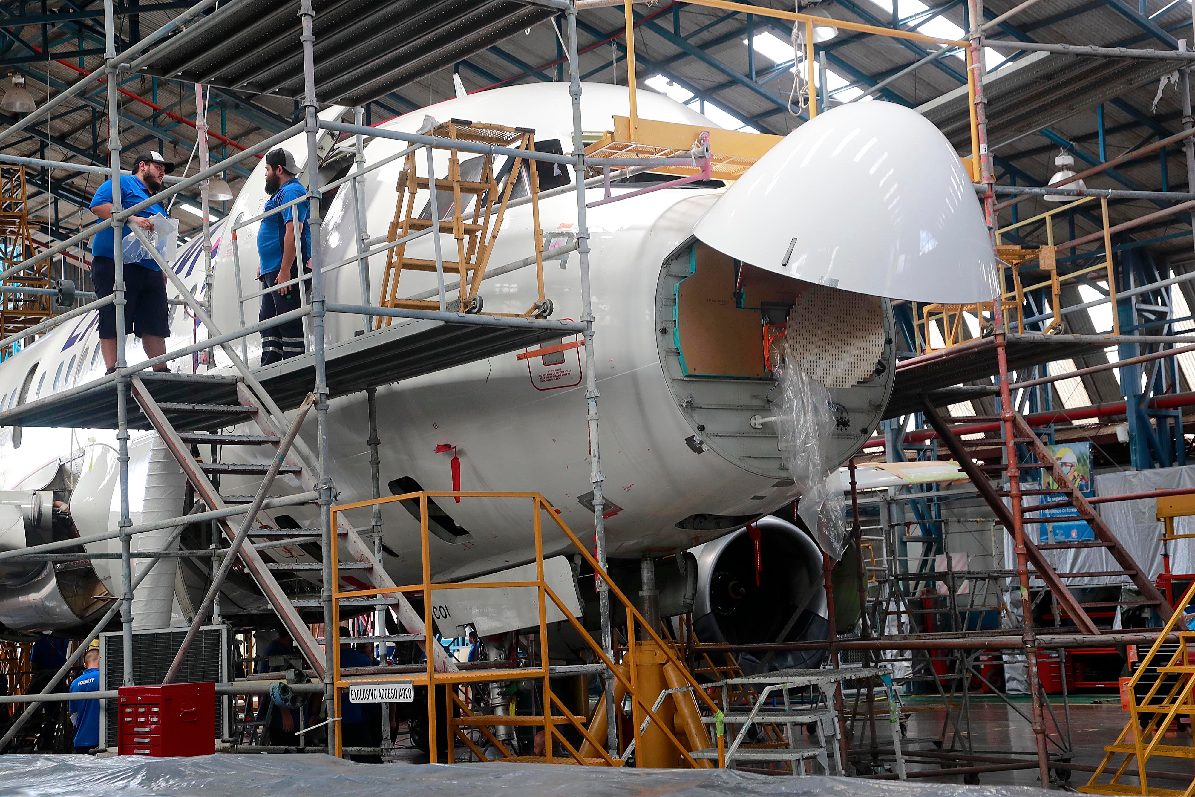 07/11/2023 Alajuela. Recorrido por las instalaciones de la Cooperativa de Servicios Agroindustriales (Coopesa), dedicada a la reparación y el mantenimiento de aeronaves en el Aeropuerto Internacional Juan Santamaría.