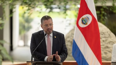 Impuesto del 13% a la canasta básica no solo afectaría a los “emperifollados”, como dice el ministro Rodrigo Chaves, sino también a la clase media y a los más pobres