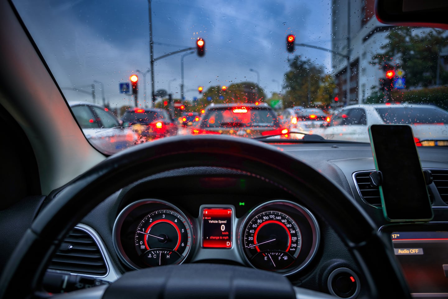 Adicción al automóvil: el “carrocentrismo” que frena a Costa Rica (y la ruta para superarlo)