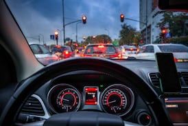 Por qué su próximo vehículo tendrá menos computadoras, pero más inteligentes