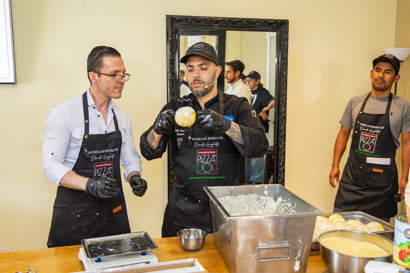Capacitaciones para pizzeros ticos y la próxima apertura de un restaurante: así fue la segunda visita del campeón mundial de pizza napolitana a Costa Rica