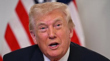 Donald Trump se está metiendo con descaro en las elecciones de otros países, desde Honduras hasta Polonia