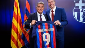 ¿Qué pasa en FC Barcelona? De “quiebra contable” a “palancas” financieras, a fichajes históricos de jugadores que no pueden inscribir