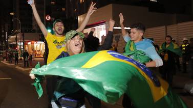 Bolsonaro sigue de cerca a Lula y Brasil irá a segunda ronda el 30 de octubre
